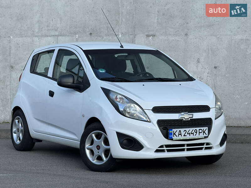 Хэтчбек Chevrolet Spark 2014 в Киеве