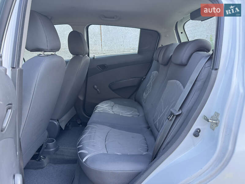 Хэтчбек Chevrolet Spark 2014 в Киеве