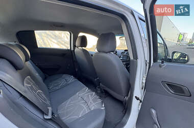 Хетчбек Chevrolet Spark 2014 в 