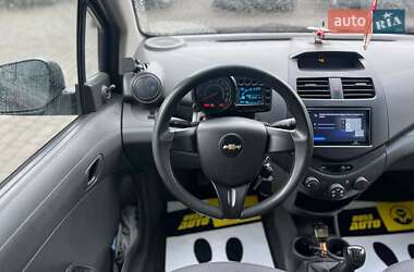 Хэтчбек Chevrolet Spark 2011 в 