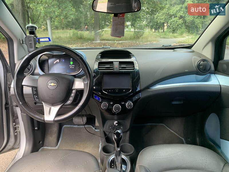Хэтчбек Chevrolet Spark 2014 в Киеве