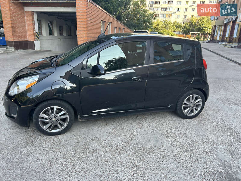 Хэтчбек Chevrolet Spark 2016 в 