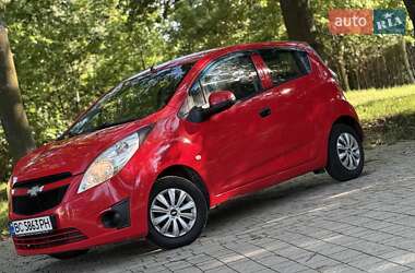 Хэтчбек Chevrolet Spark 2011 в 