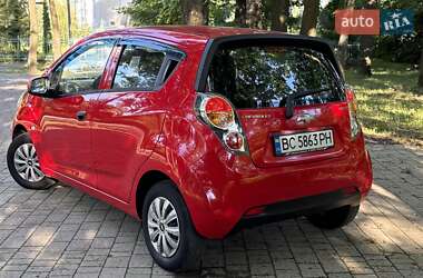 Хэтчбек Chevrolet Spark 2011 в 