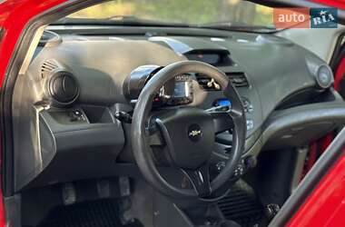 Хэтчбек Chevrolet Spark 2011 в 