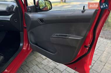 Хэтчбек Chevrolet Spark 2011 в 