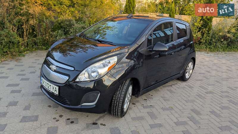 Хэтчбек Chevrolet Spark 2015 в 