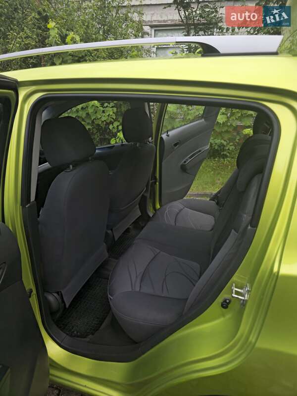 Хэтчбек Chevrolet Spark 2011 в Львове