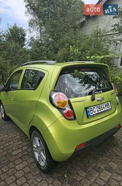 Хэтчбек Chevrolet Spark 2011 в 