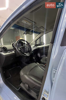 Хэтчбек Chevrolet Spark 2016 в 