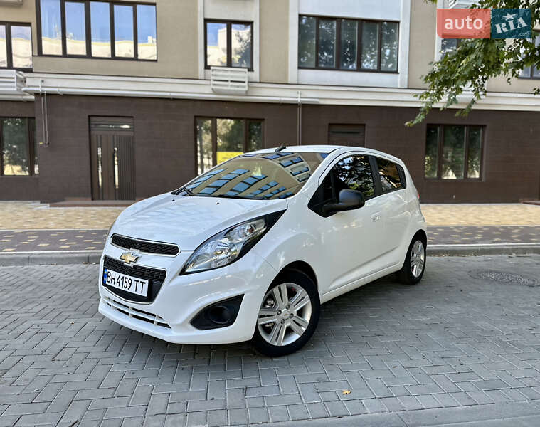 Хетчбек Chevrolet Spark 2012 в 
