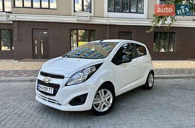 Хэтчбек Chevrolet Spark 2012 в 