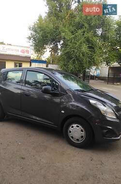 Хэтчбек Chevrolet Spark 2014 в 
