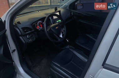 Хэтчбек Chevrolet Spark 2015 в 