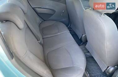 Хэтчбек Chevrolet Spark 2010 в 