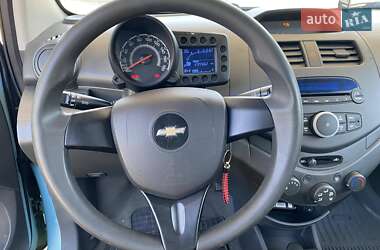 Хэтчбек Chevrolet Spark 2010 в 