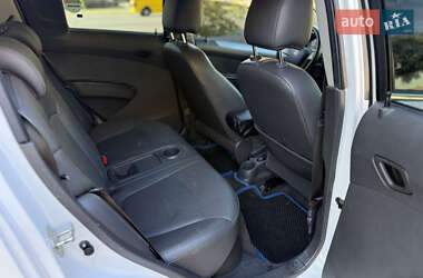 Хэтчбек Chevrolet Spark 2013 в 