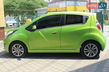 Хэтчбек Chevrolet Spark 2016 в 