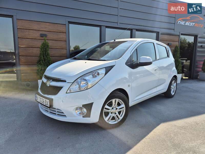 Хетчбек Chevrolet Spark 2013 в 