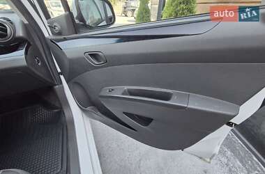 Хетчбек Chevrolet Spark 2013 в 