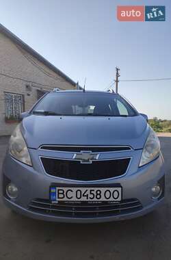 Хэтчбек Chevrolet Spark 2010 в 