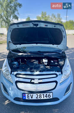 Хэтчбек Chevrolet Spark 2015 в 