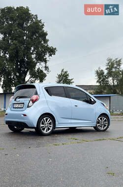 Хэтчбек Chevrolet Spark 2015 в 