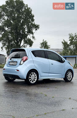 Хэтчбек Chevrolet Spark 2015 в 