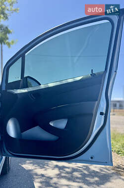 Хэтчбек Chevrolet Spark 2015 в 
