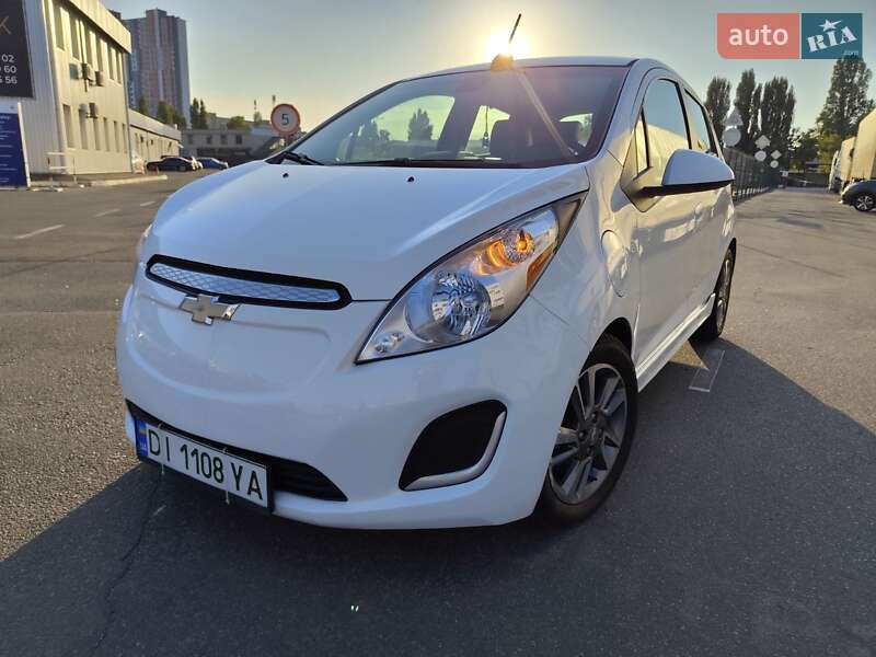 Хэтчбек Chevrolet Spark 2015 в Киеве