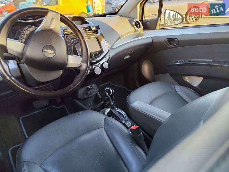 Хэтчбек Chevrolet Spark 2015 в Киеве