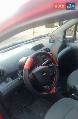 Хэтчбек Chevrolet Spark 2010 в 