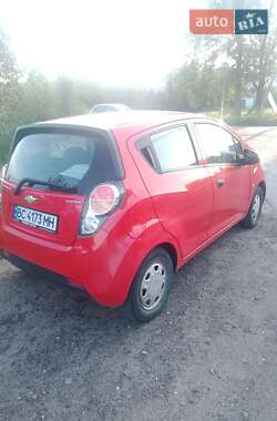 Хэтчбек Chevrolet Spark 2010 в 