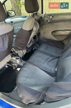 Хетчбек Chevrolet Spark 2010 в 