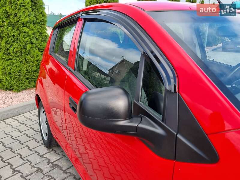 Хэтчбек Chevrolet Spark 2012 в Виннице