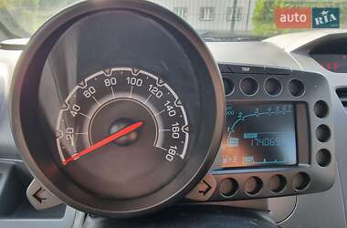 Хетчбек Chevrolet Spark 2012 в 