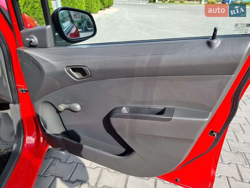 Хэтчбек Chevrolet Spark 2012 в Виннице