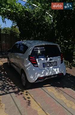 Хэтчбек Chevrolet Spark 2012 в 