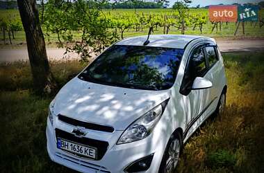 Хэтчбек Chevrolet Spark 2012 в 