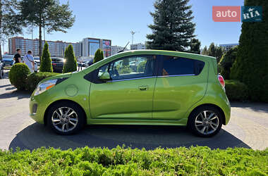 Хэтчбек Chevrolet Spark 2015 в 