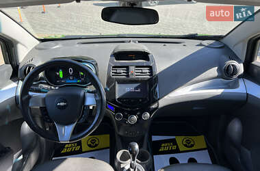 Хэтчбек Chevrolet Spark 2015 в 