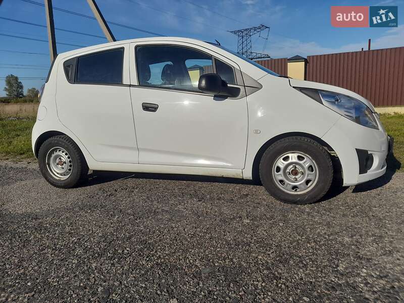 Хэтчбек Chevrolet Spark 2011 в Броварах фото 3 Хэтчбек Chevrolet Spark 2011 в Броварах
