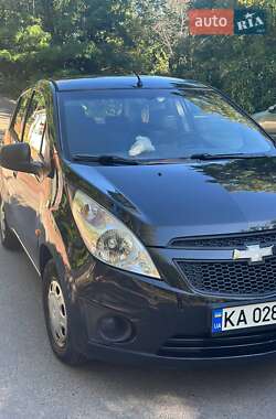 Хэтчбек Chevrolet Spark 2011 в 