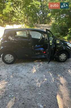 Хэтчбек Chevrolet Spark 2011 в 