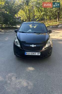 Хэтчбек Chevrolet Spark 2011 в 