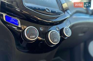 Хетчбек Chevrolet Spark 2014 в 