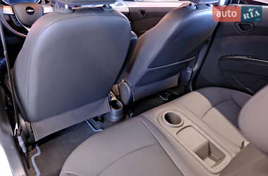 Хетчбек Chevrolet Spark 2015 в 