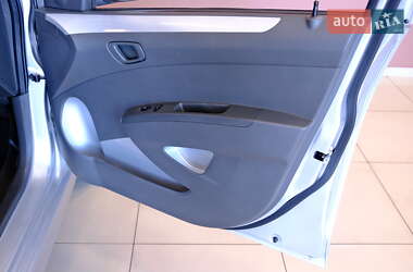 Хетчбек Chevrolet Spark 2015 в 