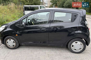 Хетчбек Chevrolet Spark 2011 в 