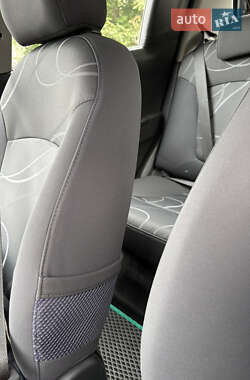Хетчбек Chevrolet Spark 2011 в 